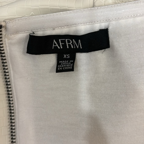 Top - Picture 3 of 3